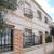 Vivienda particular con barandilla, balcones y ventanas en forja,